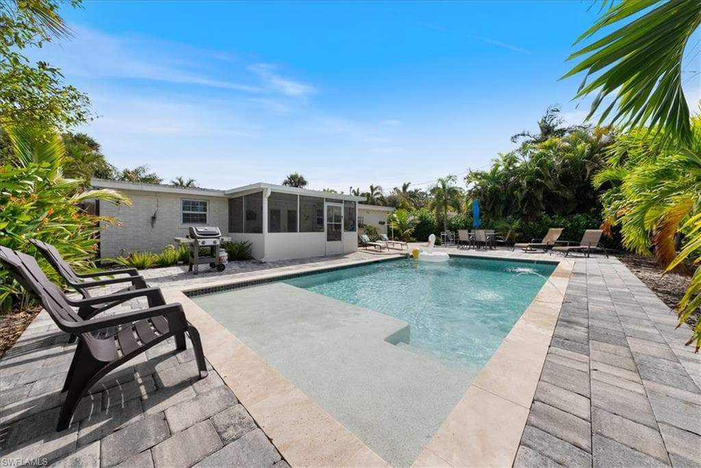 1280 Embassy LN NAPLES, FL 34104