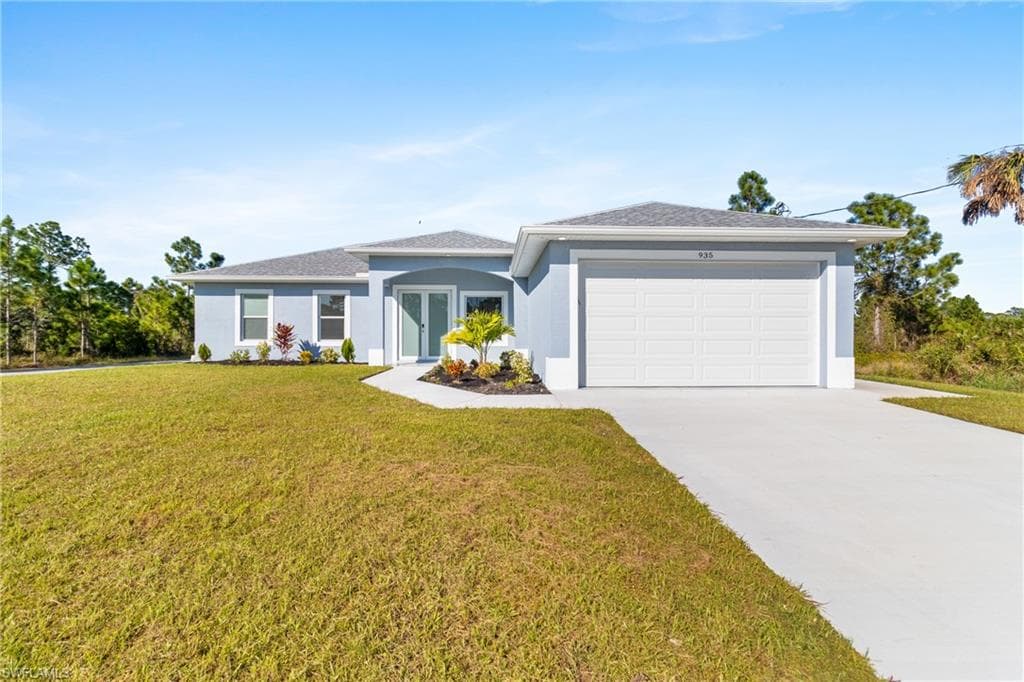 935 Elgin ST LEHIGH ACRES, FL 33974