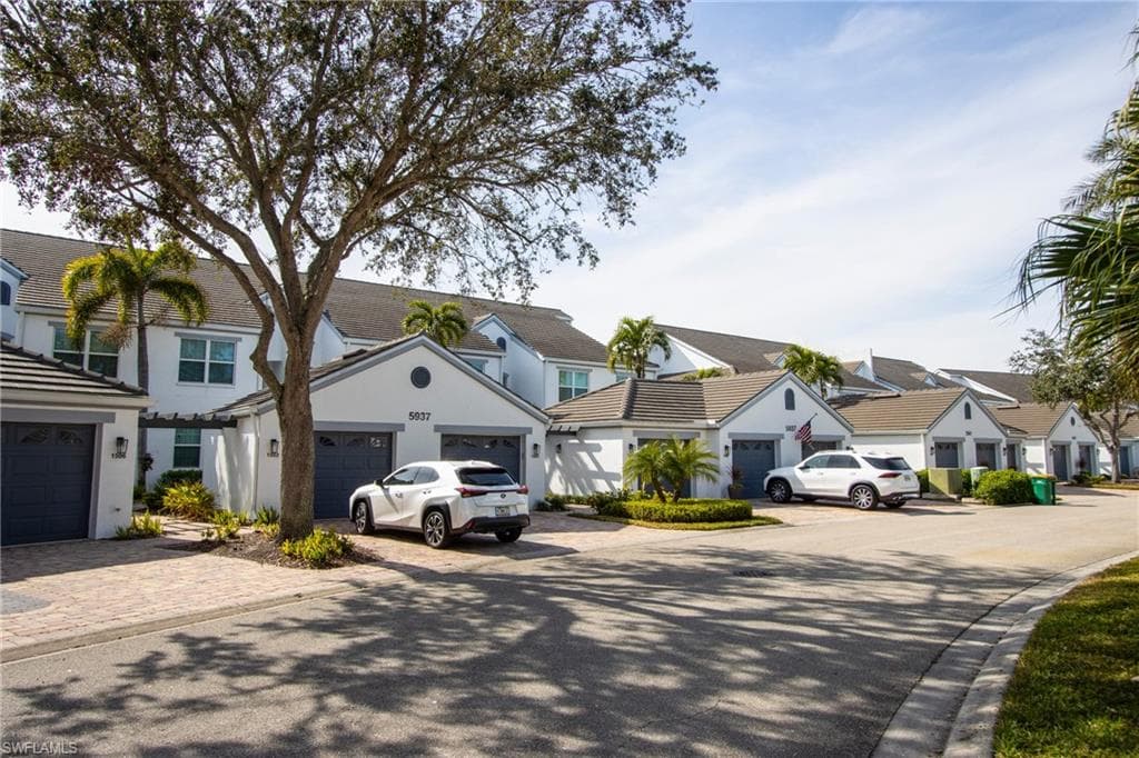 5937 Sand Wedge LN 1507 NAPLES, FL 34110