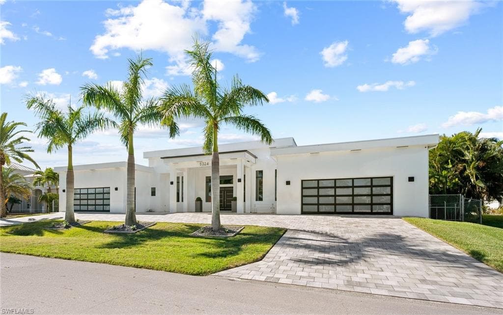 5324 Mayfair CT CAPE CORAL, FL 33904