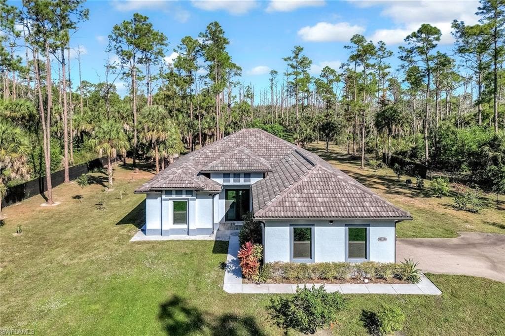 141 20th AVE NW NAPLES, FL 34120