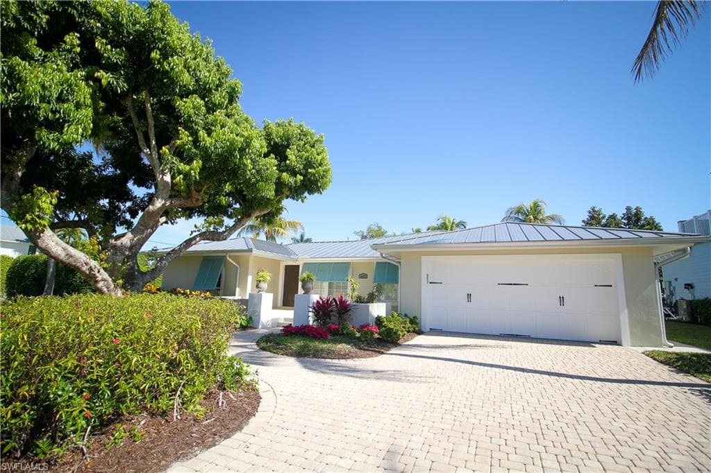 1645 Mullet CT NAPLES, FL 34102