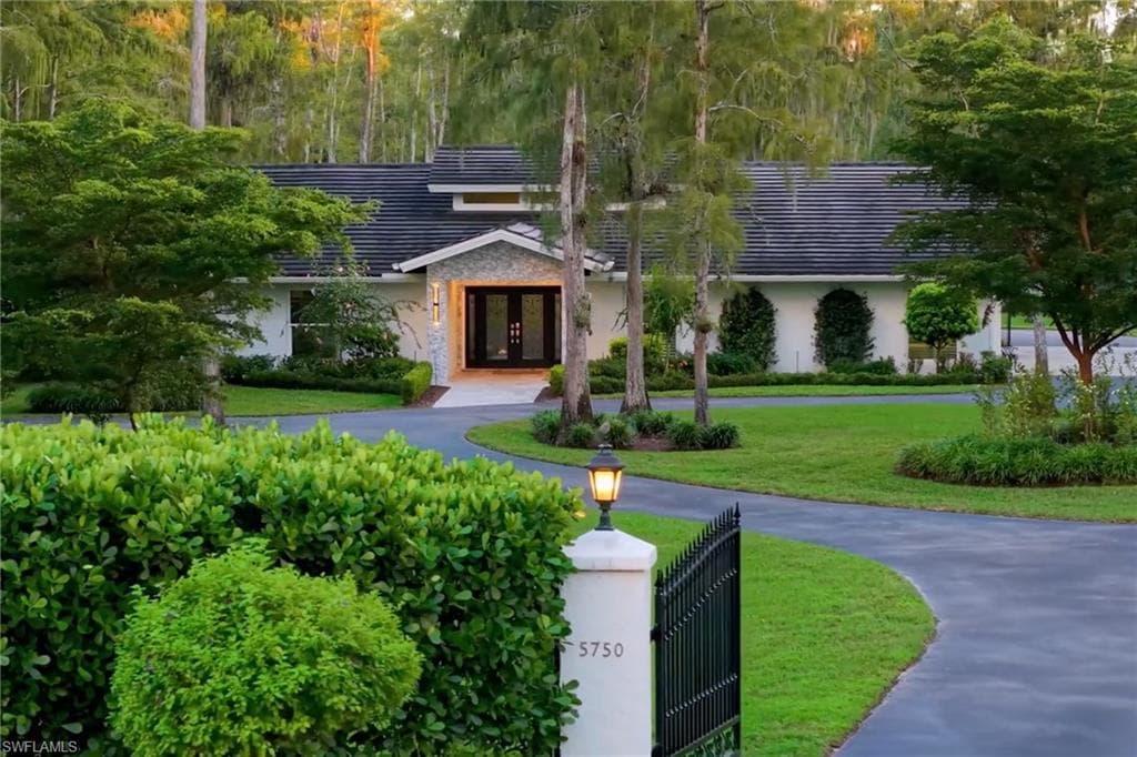 5750 Napa Woods WAY NAPLES, FL 34116