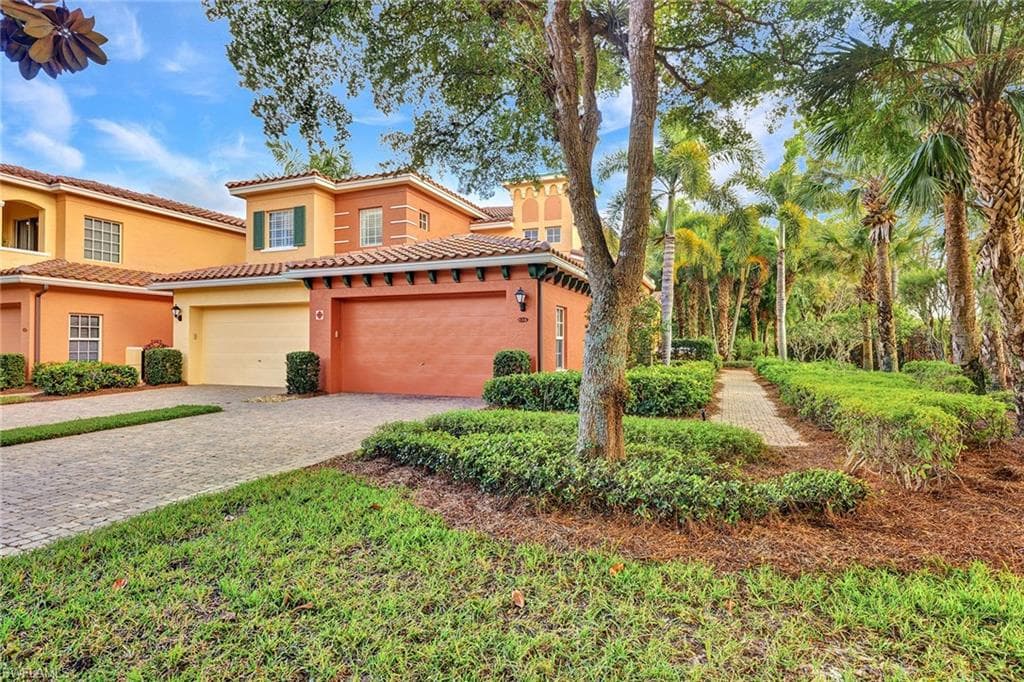8529 Via Lungomare CIR 203 ESTERO, FL 33928