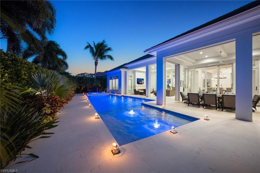 383 Cuddy CT NAPLES, FL 34103