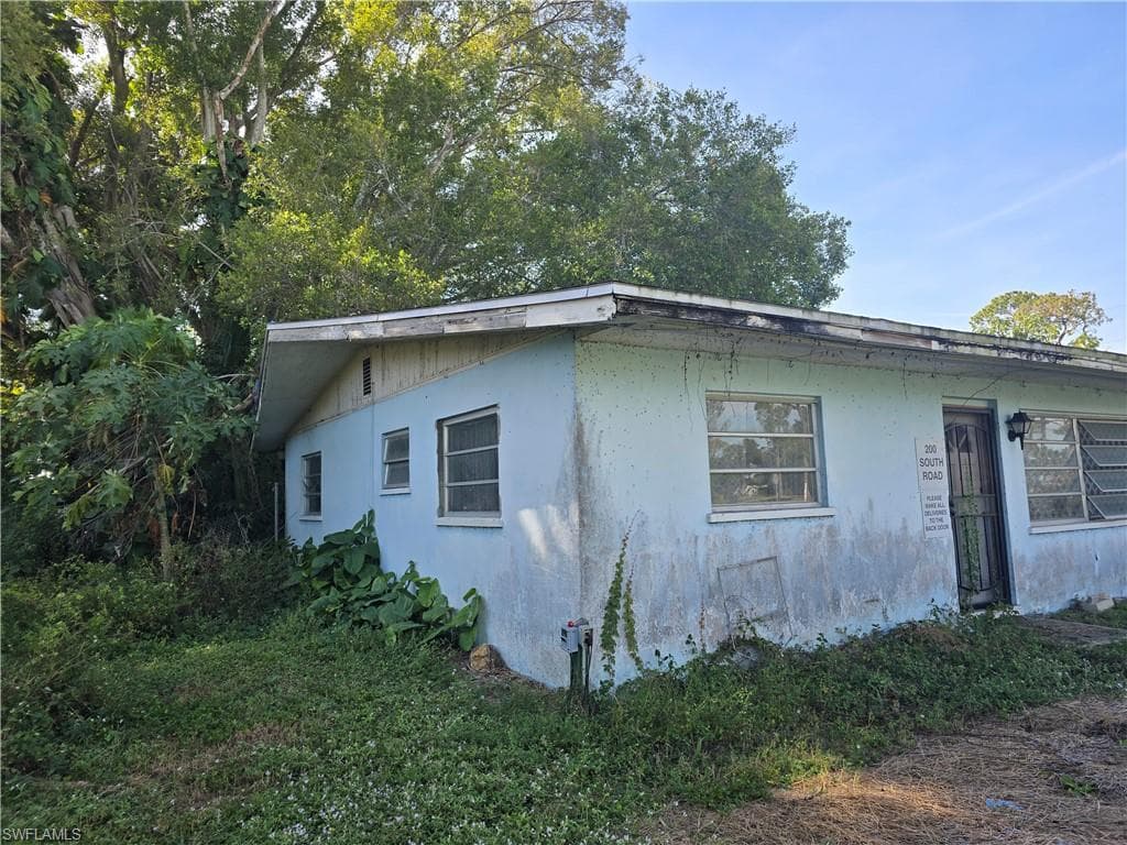 200 South RD FORT MYERS, FL 33907