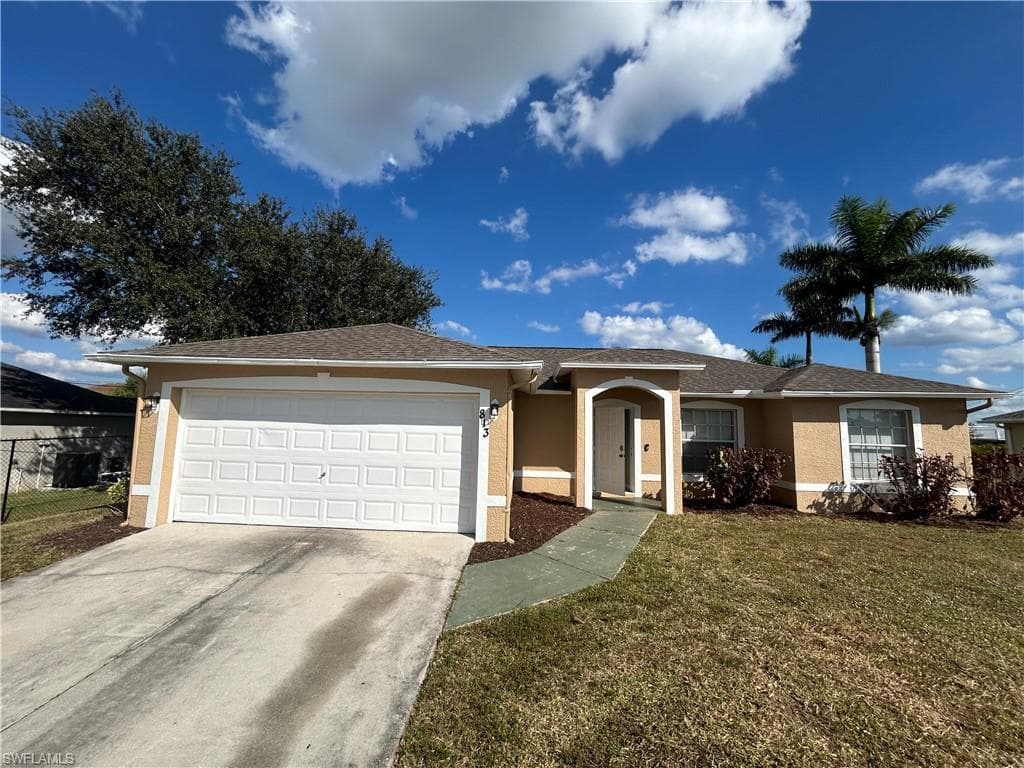 813 10th PL CAPE CORAL, FL 33991
