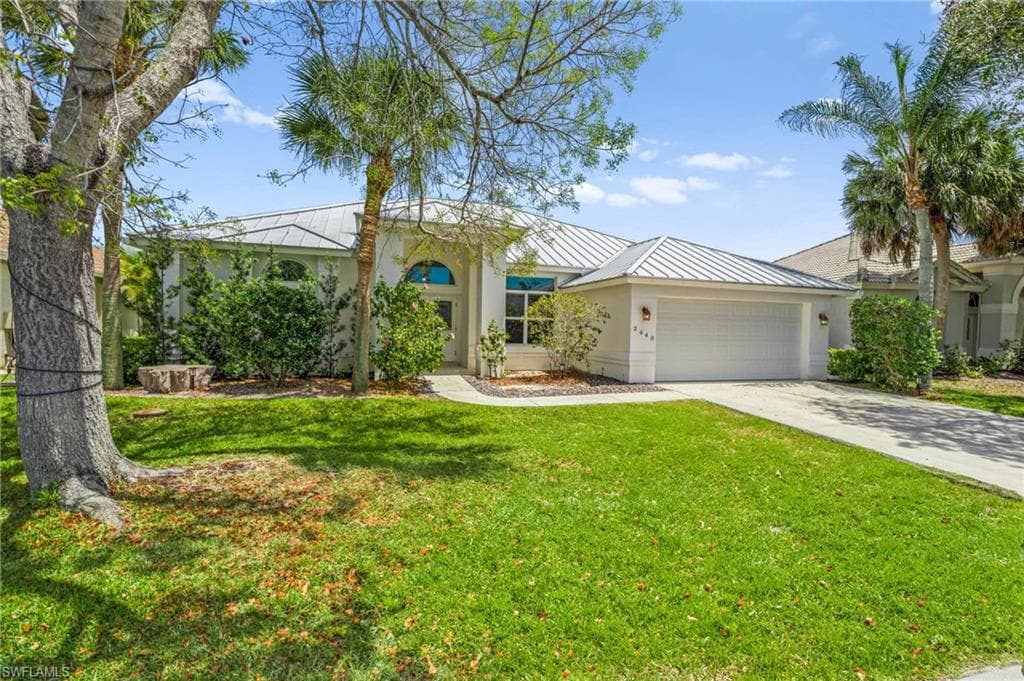 2640 White Cedar LN NAPLES, FL 34109