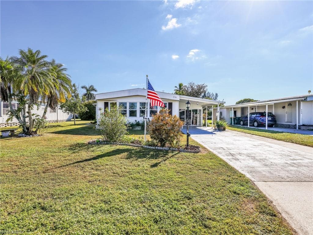230 Matecumbe LN 248 NAPLES, FL 34114