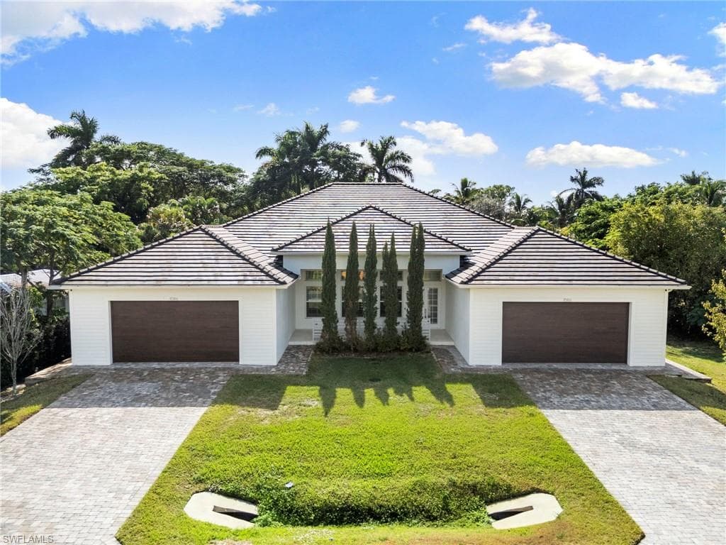 1086 Michigan AVE NAPLES, FL 34103