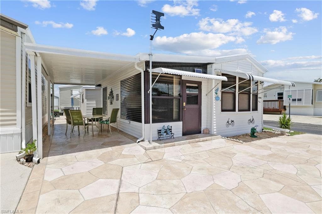 16300 Redclover LN FORT MYERS, FL 33908