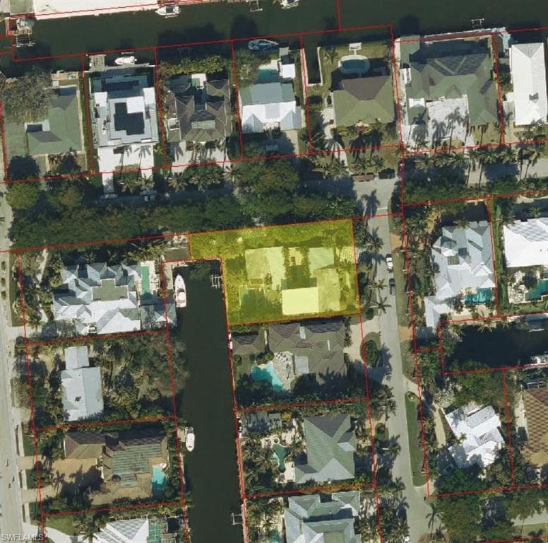 1526 4TH ST S NAPLES, FL 34102