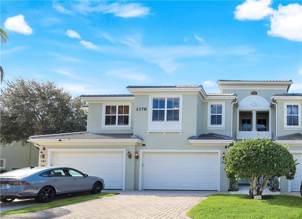 1370 Mariposa CIR 102 NAPLES, FL 34105