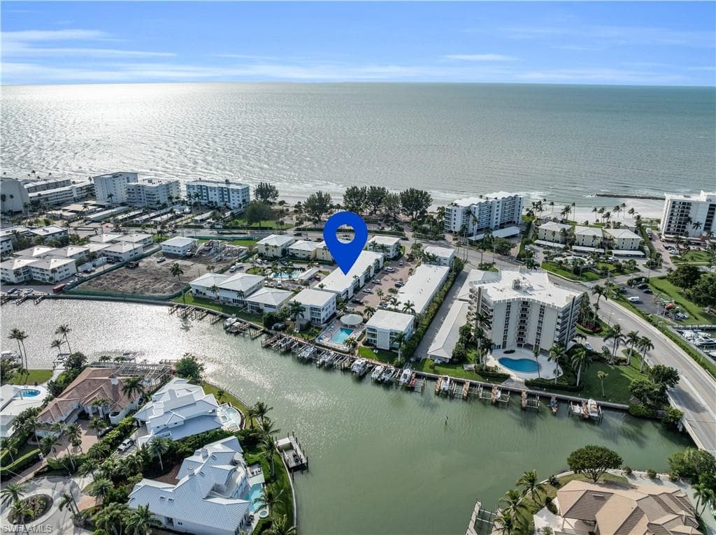 2100 Gulf Shore BLVD N 206 NAPLES, FL 34102