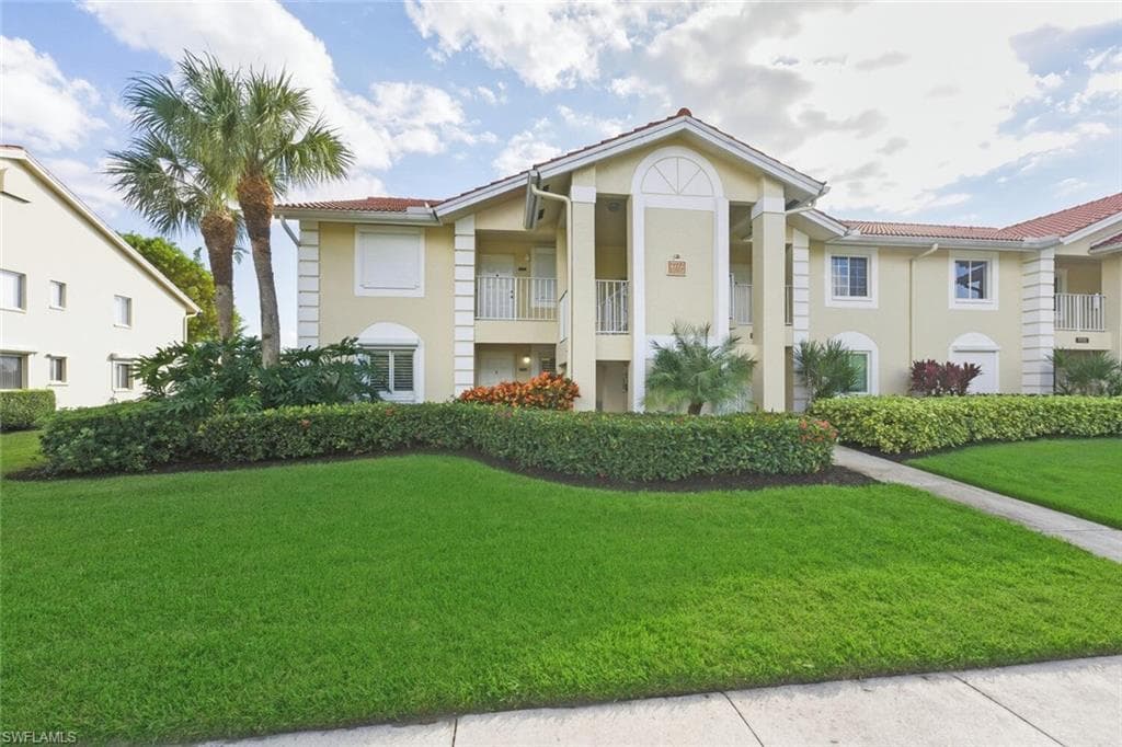 7772 Emerald CIR 101 NAPLES, FL 34109