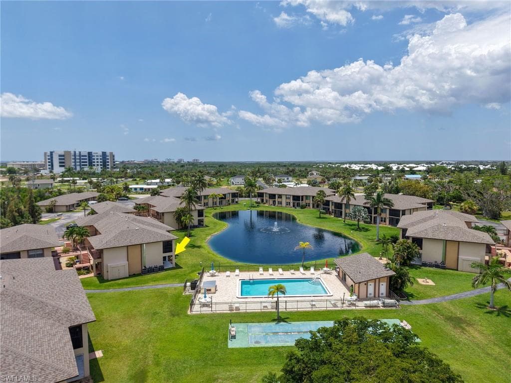 16881 Davis RD 716 FORT MYERS, FL 33908