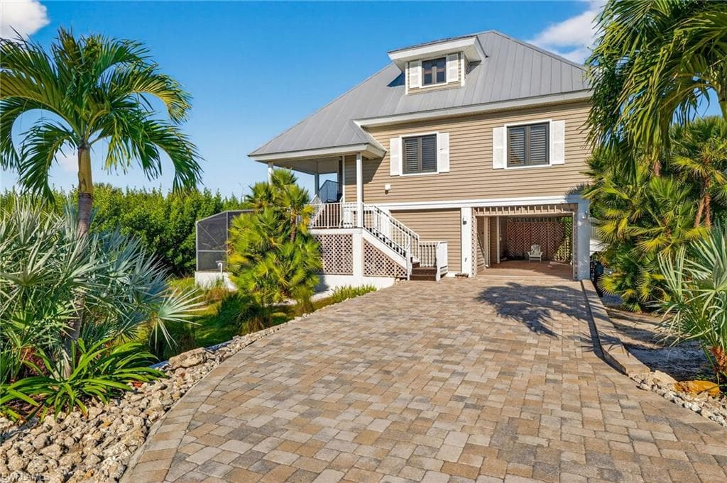 698 Spartina CT SANIBEL, FL 33957