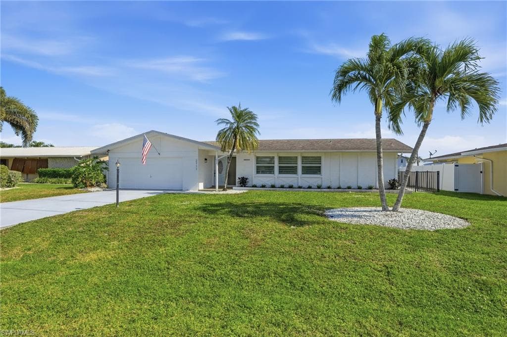 2711 SE 18th CT CAPE CORAL, FL 33904