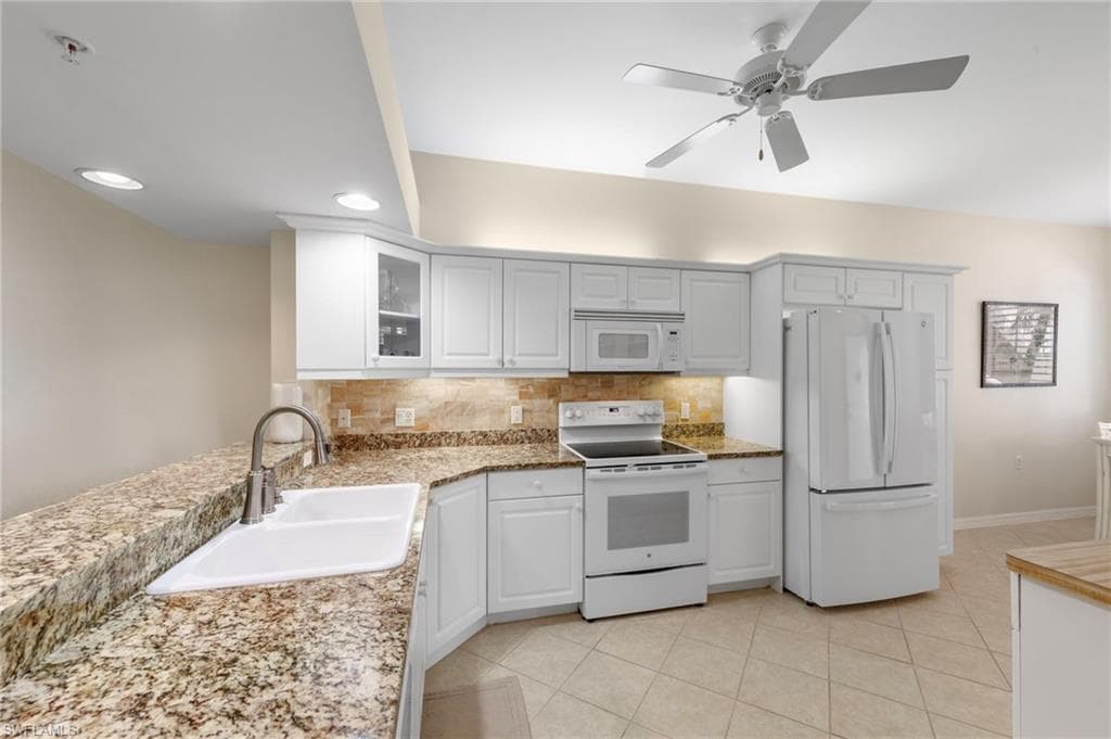 2370 Hidden Lake CT 8301 NAPLES, FL 34112
