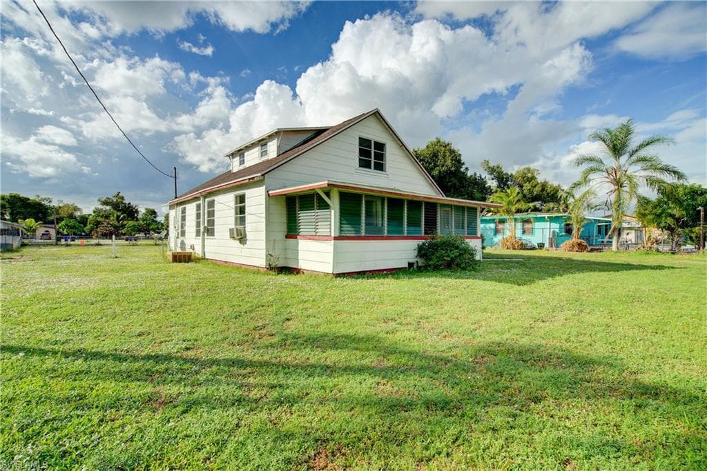 568 Prospect AVE FORT MYERS, FL 33905