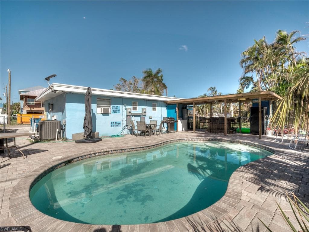 130-132 Delmar AVE FORT MYERS BEACH, FL 33931