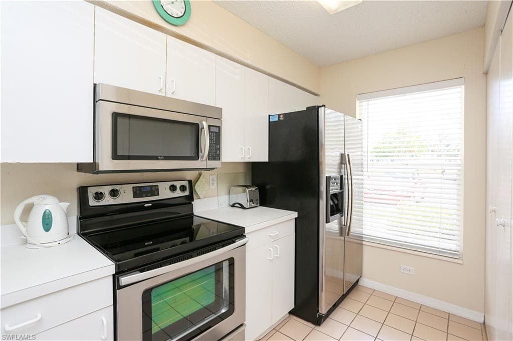 287 Quail Forest BLVD 117 NAPLES, FL 34105