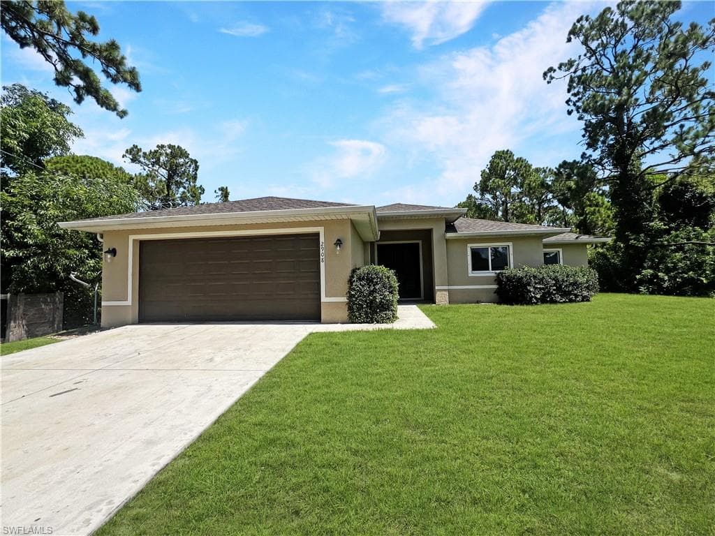 2908 15th ST W LEHIGH ACRES, FL 33971