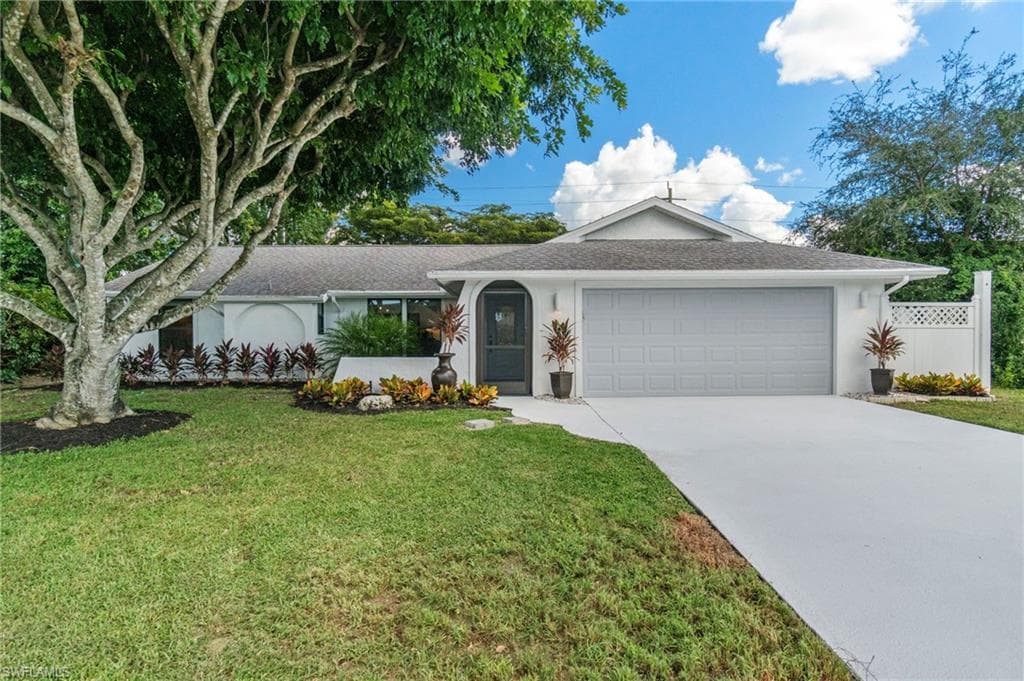 2481 Kings Lake BLVD NAPLES, FL 34112