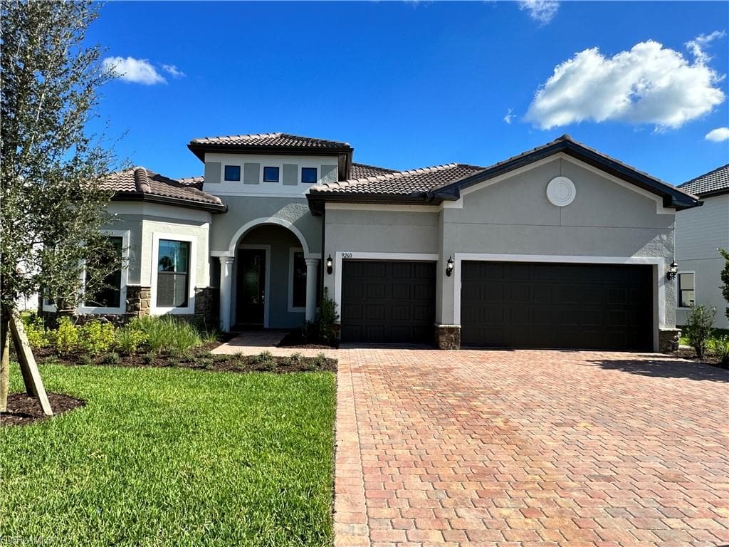 9260 Cormorant DR NAPLES, FL 34120