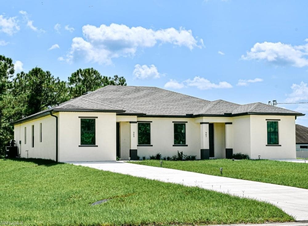 1124 Graystone AVE LEHIGH ACRES, FL 33974