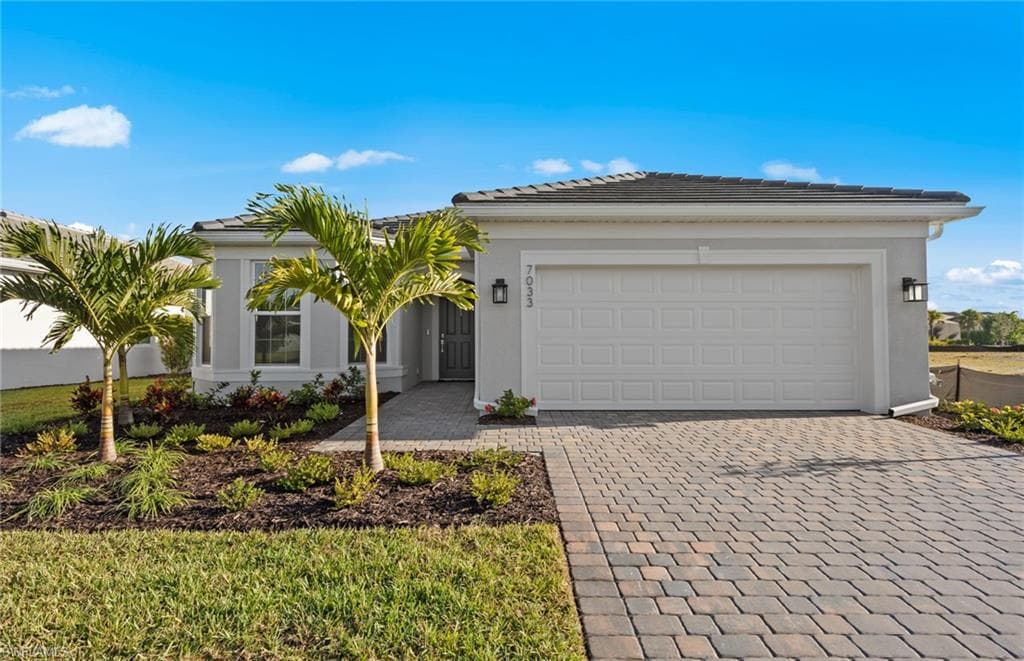 7033 Chapel Creek LN NORTH FORT MYERS, FL 33917