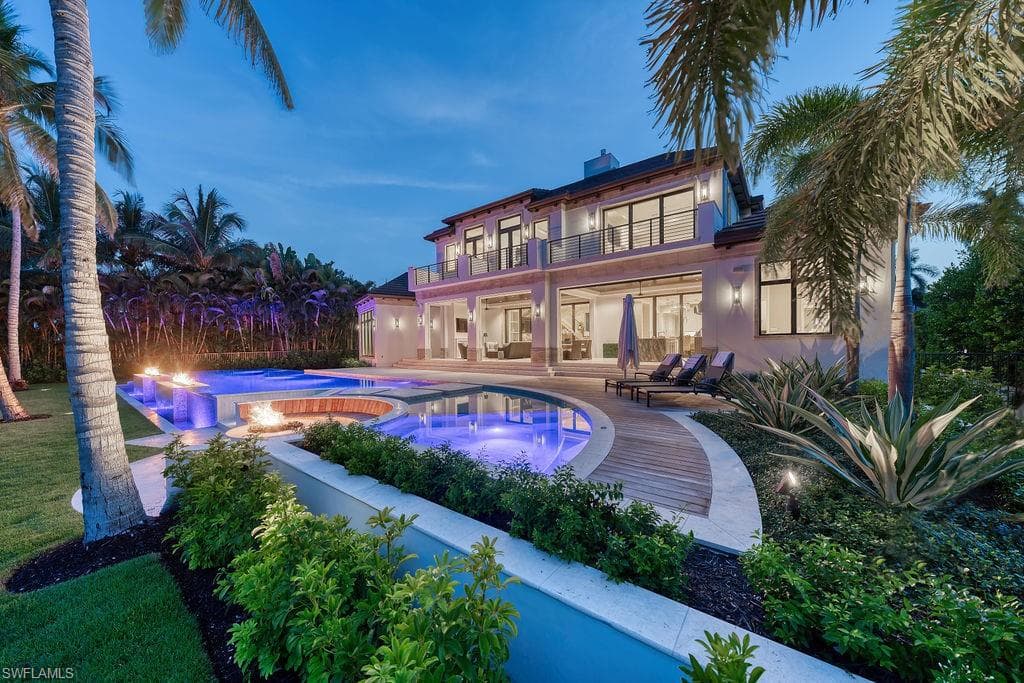 1365 Spyglass LN NAPLES, FL 34102