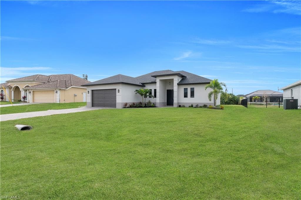626 NE 8th ST CAPE CORAL, FL 33909