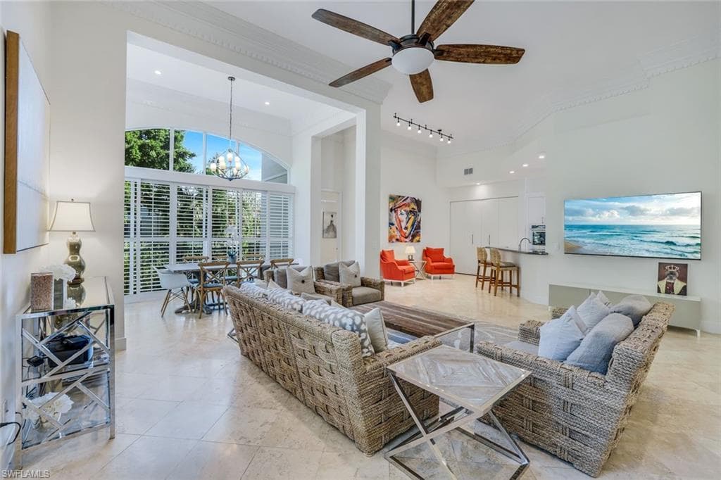1560 Clermont DR D-201 NAPLES, FL 34109