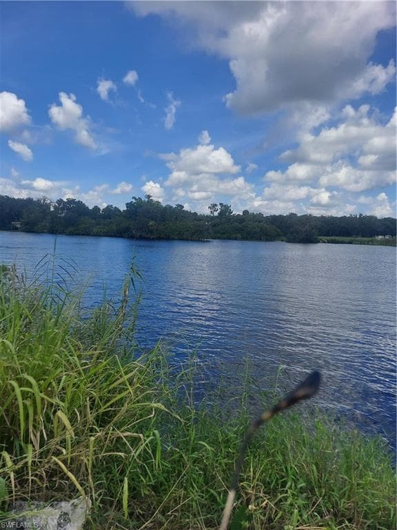 2114 Silk Bay BLVD ALVA, FL 33920