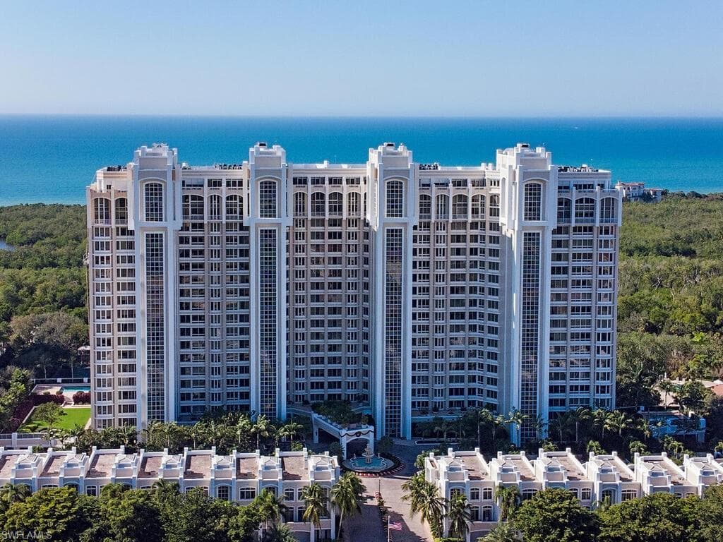 7117 Pelican Bay Blvd BLVD 1604 NAPLES, FL 34108