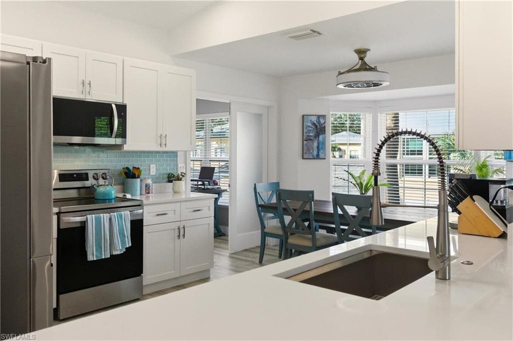 688 Wiggins Lake DR 201 NAPLES, FL 34110