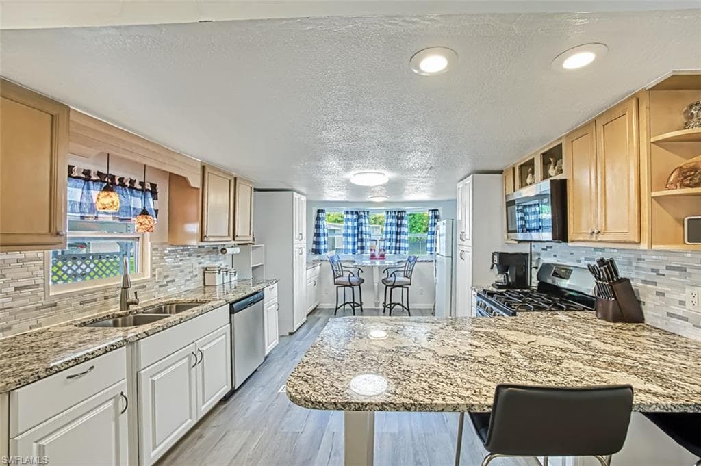 114 Moorhead MNR 114 NAPLES, FL 34112