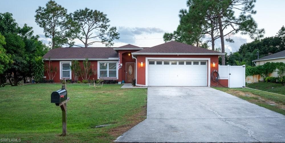 8382 Butternut RD FORT MYERS, FL 33967