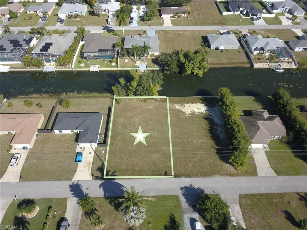 609 2nd ST CAPE CORAL, FL 33990