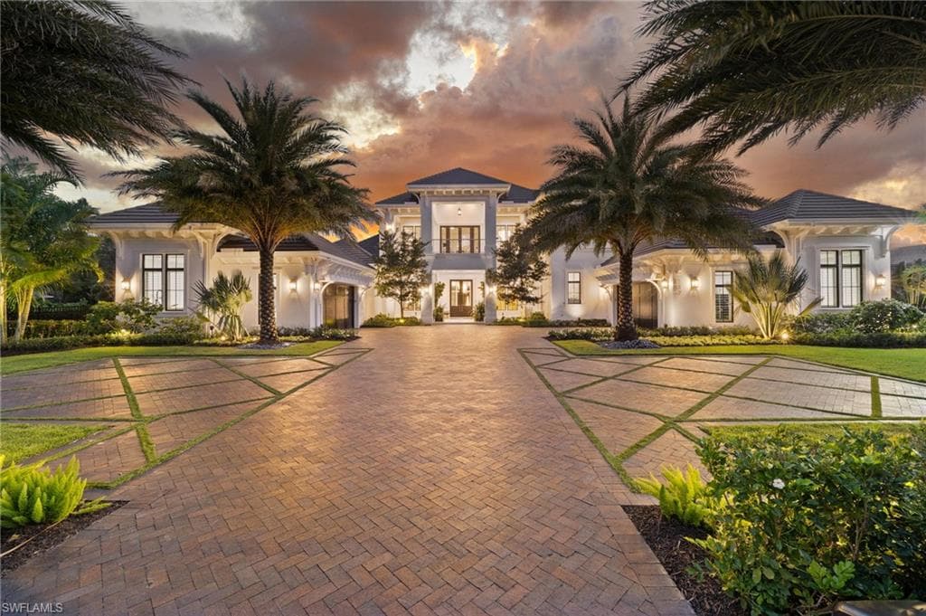 142 Eugenia DR NAPLES, FL 34108