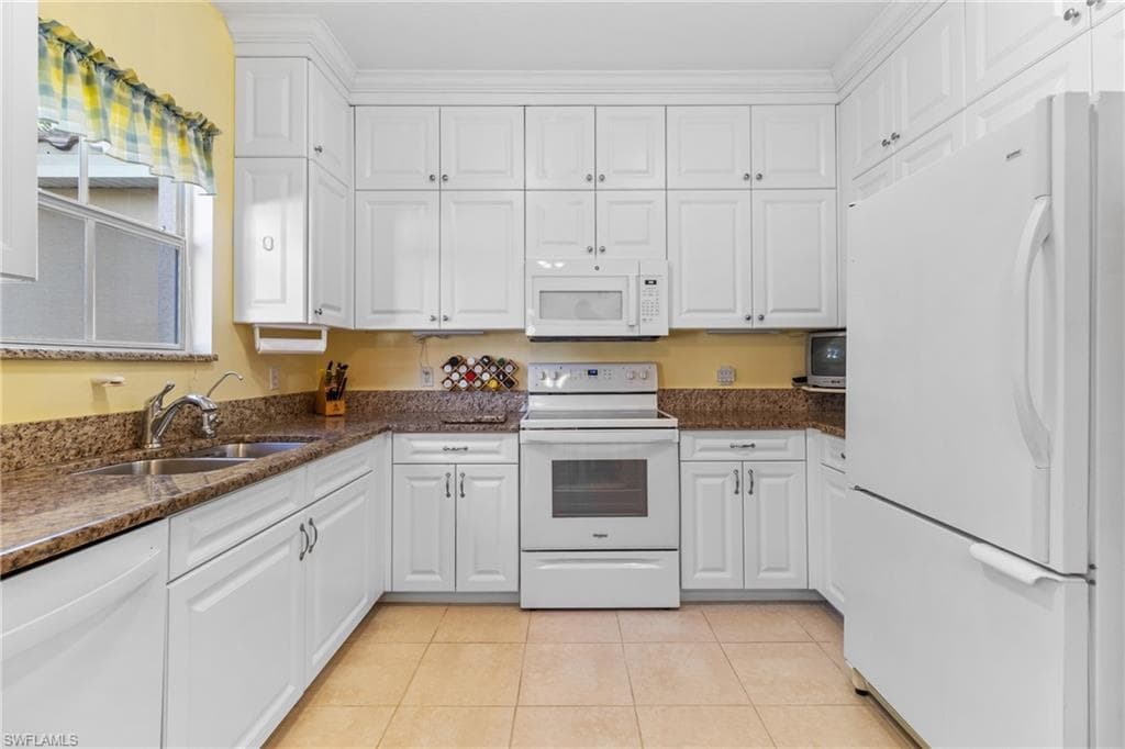 28060 Palmas Grandes LN 202 BONITA SPRINGS, FL 34135
