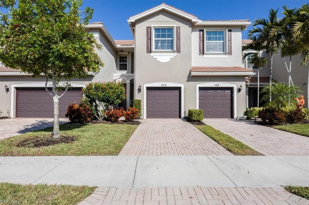 6502 Monterey PT 202 NAPLES, FL 34105