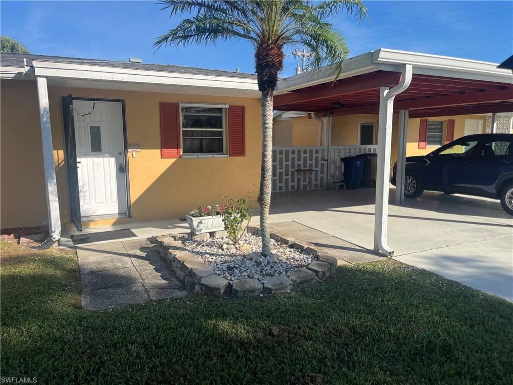 2211 Orchid RD LEHIGH ACRES, FL 33936