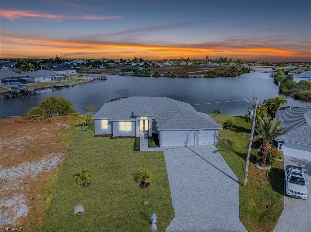 913 NW 33rd PL CAPE CORAL, FL 33993