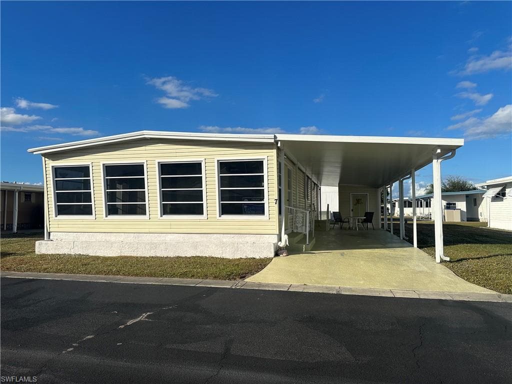 7 Elder ST ALVA, FL 33920