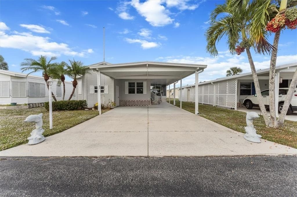 47 Turquoise AVE 47T NAPLES, FL 34114