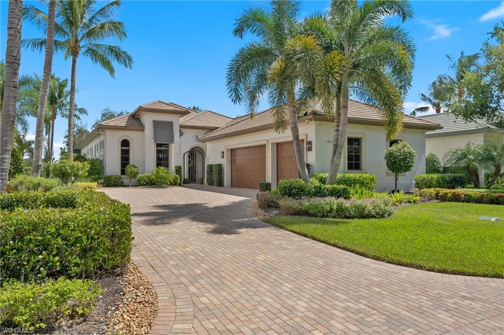 28622 La Caille DR NAPLES, FL 34119