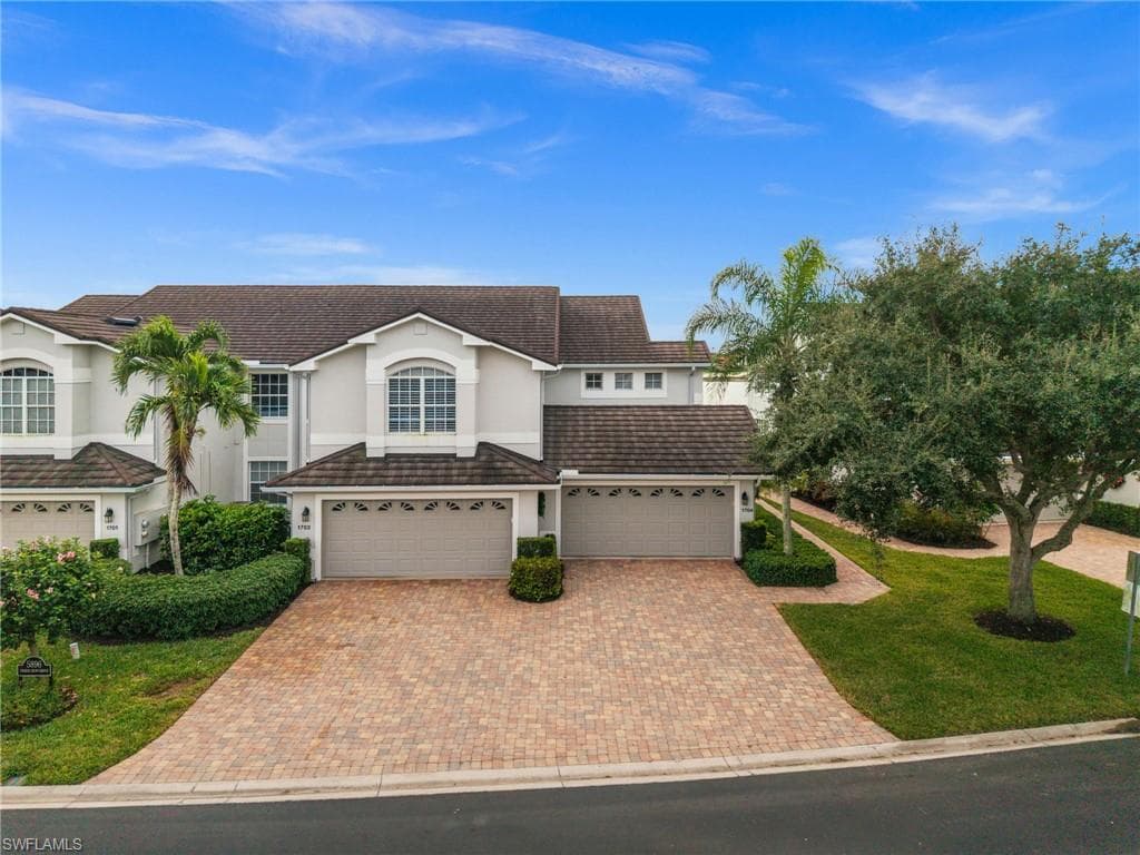 5896 Three Iron DR 1702 NAPLES, FL 34110