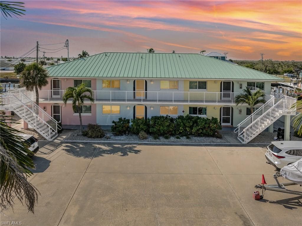 3211 Stringfellow RD 104 ST. JAMES CITY, FL 33956